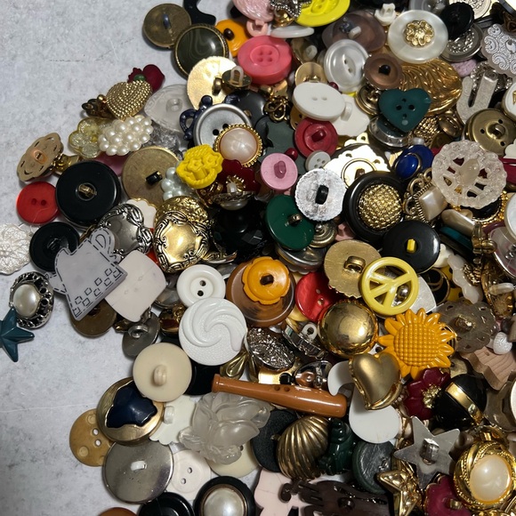 Source Unknown Assorted Button Collection - Multicolor - Picture 4 of 11
